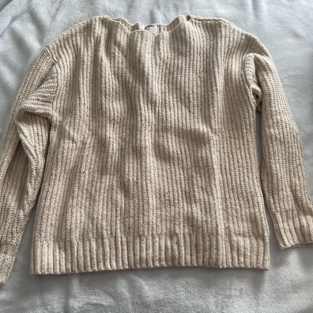 Old navy women’s sweater. Color cream with colored specks. Size XL